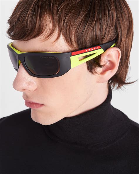 prada diseños|gafas para hombre prada.